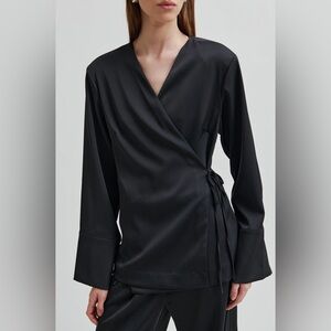 NWOT Floral and Ivy Black Wrap Top Women’s Size XL